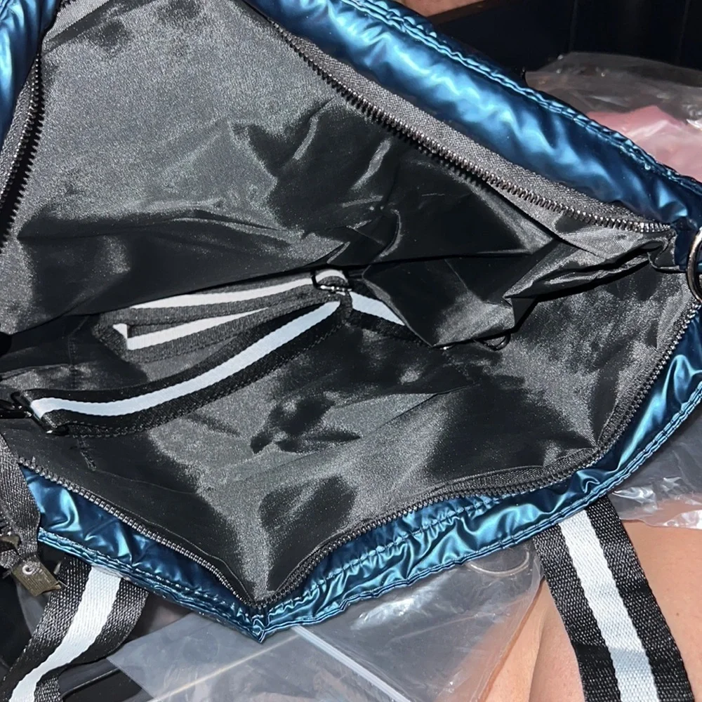 PARK LAYNE METALLIC BLUE PUFFY TOTE BAG in TEAL!